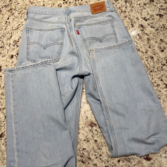 Low Pro Levi’s - Picture 6 of 7